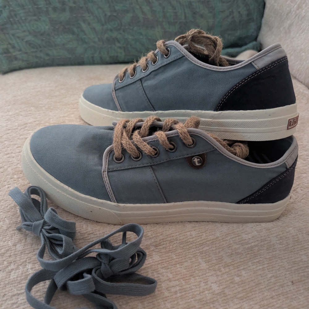 Taos Footwear Blue and Tan Sneakers